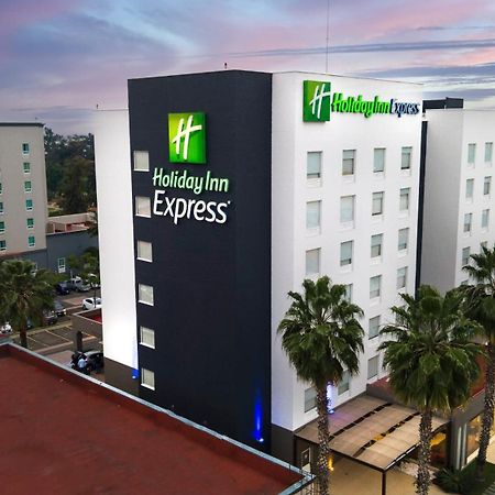 Holiday Inn Express Guadalajara Aeropuerto By Ihg Las Pintas Exterior foto